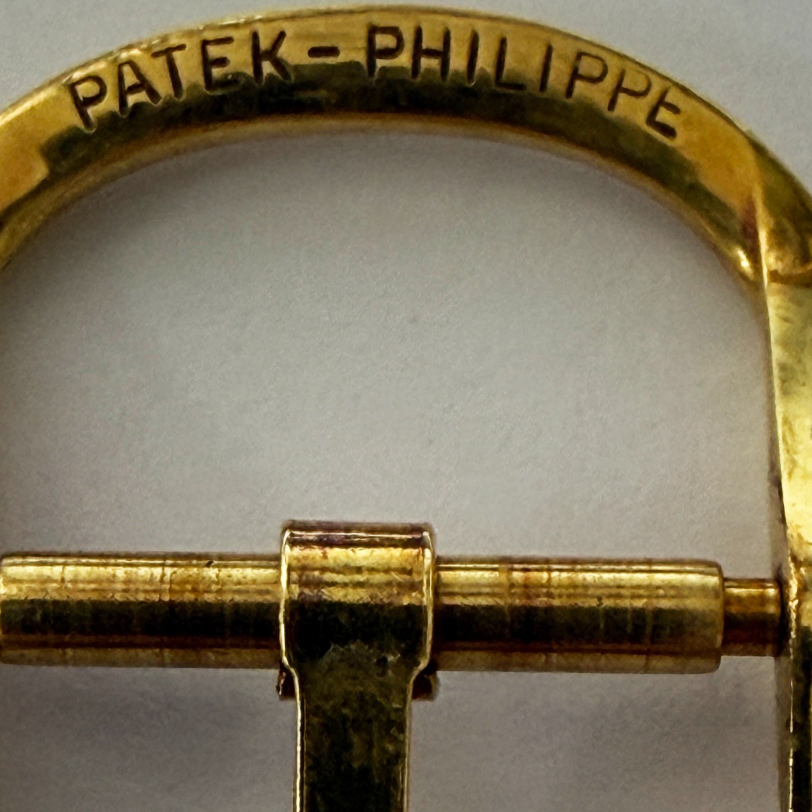 Genuine and rare 18ct yellow gold Patek Philippe Golden Ellipse buckle image 3