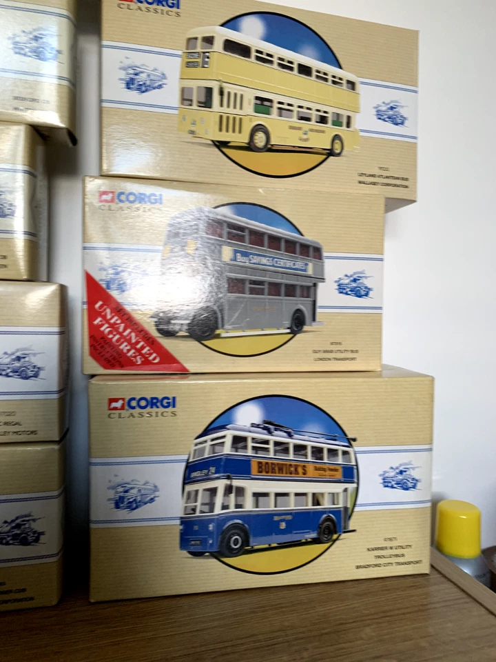 LOTE DE TRABAJO - 12 AUTOBUSES Y AUTOCARES CORGI 1:50 - ATLANTEAN, SUNBEAM - TIGRE - BEDFORD EN CAJA Foto 3 de 4