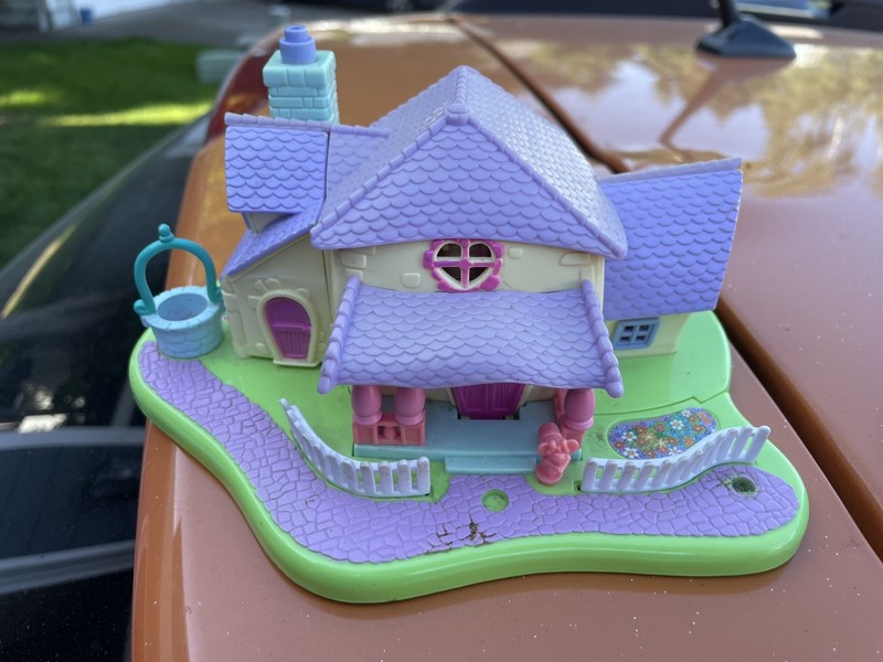 1995 Bluebird Polly Pocket Minnie Mouse Surprise House (No figures or lights)
