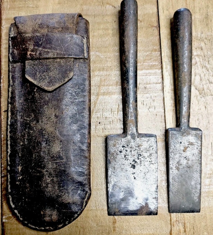 Antique Leatherworking Skiving Knives Pair Orig Leather Sheath Cobbler Saddle