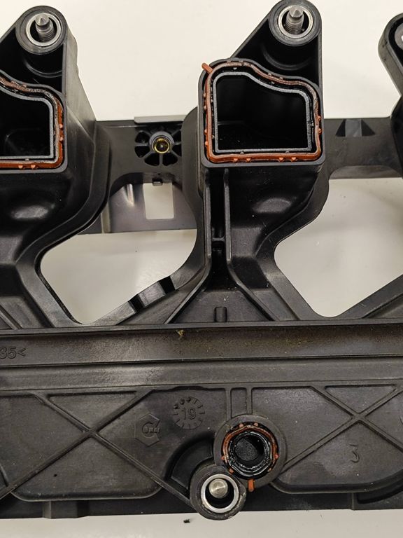 Peugeot 5008 II 2019 Diesel 96kW Rocker cam cover 98279295 UVY7678  