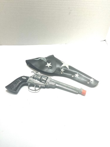 Vintage Diecast Metal Cowboy Western Six Shooter Cap Gun w/ Holster