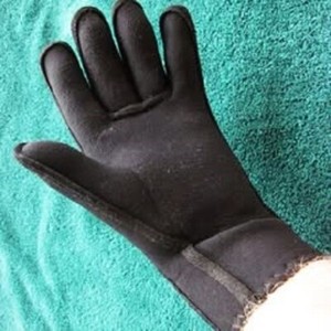 SURFING GLOVES AND BOOTIES