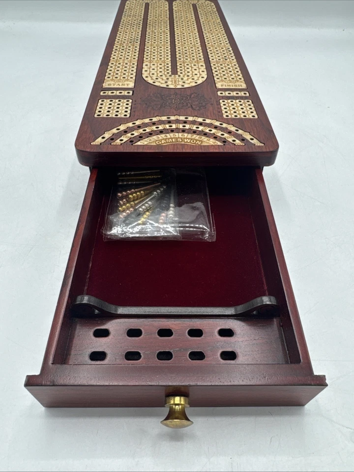 House of Cribbage - Continuous Cribbage Board/Box Inlaid in Bloodwood/Maple 4 - Image 4 of 4