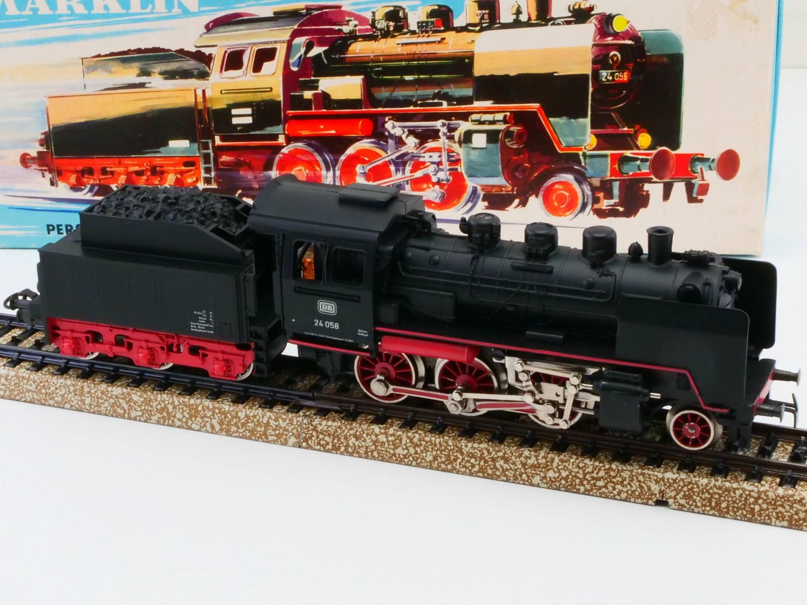 Märklin 3003 Steam Locomotive BR 24 058 DB Steppenpferd H0 AC