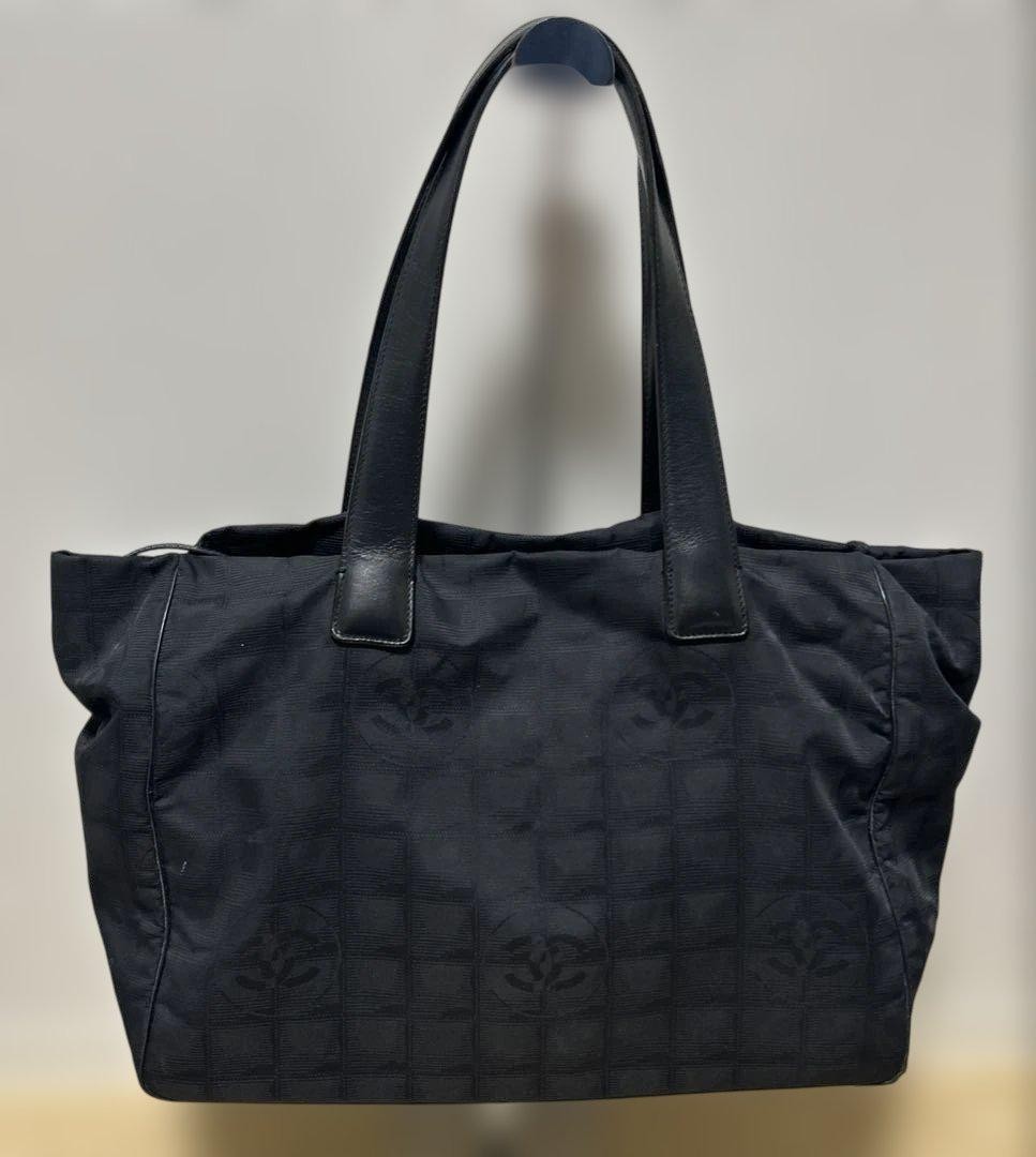 CHANEL Neutravel Line Tote Bag in Black LO944641