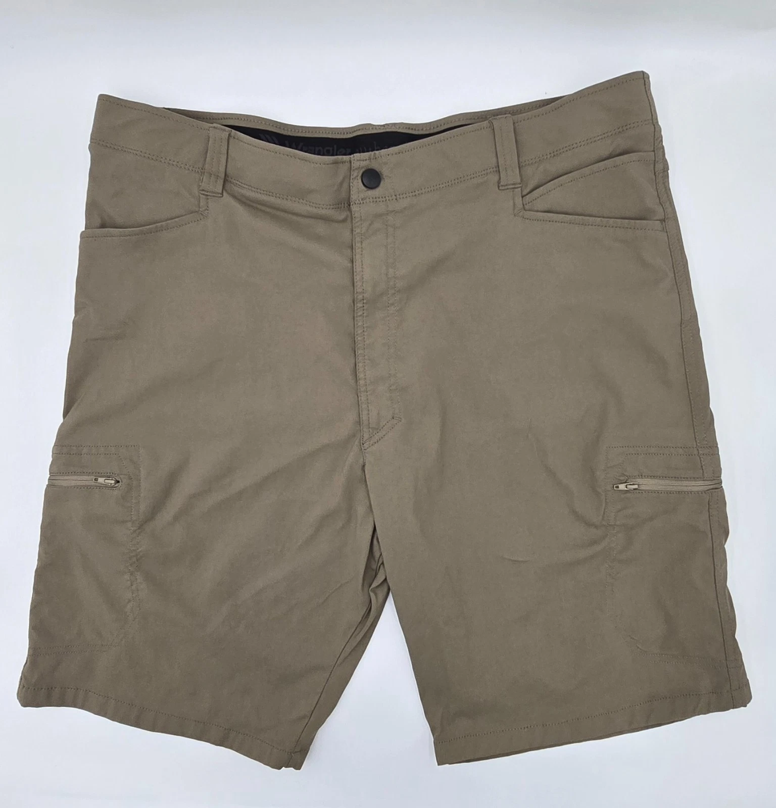 WRANGLER AUTHENTICS Brown Cargo Hiking/Utility Shorts Mens Size 42