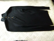 CHANEL - Boutique, Classic! 100% Cashmere, Black jumper, Med-Lge, CC logo button