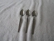 SET OF 3~ "WM ROGERS MFG CO. USA"  Serrated Edge Stainless Grapefruit Spoons!