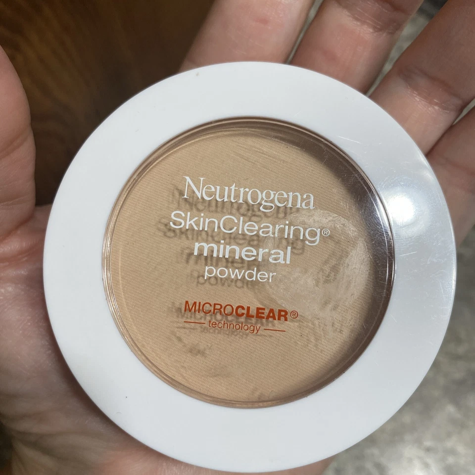 Neutrogena SkinClearing Mineral Powder #20 Natural Ivory - Image 3 of 4