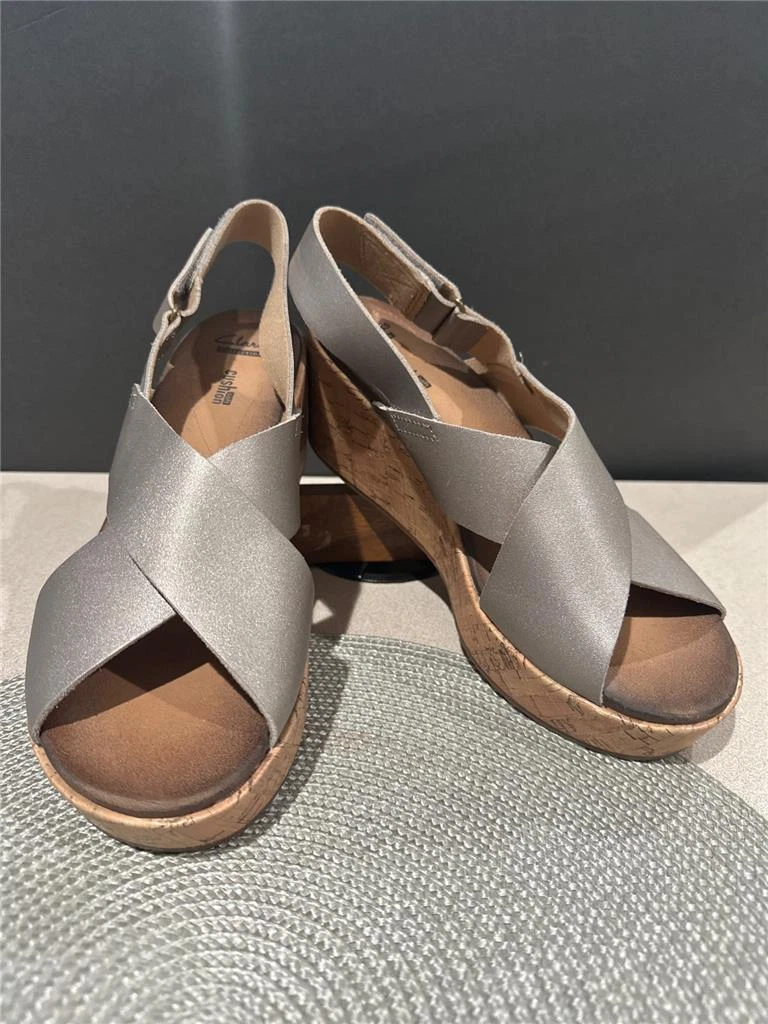 Sandali Clarks Stasha Hale argento zeppa metallizzata scarpe pelle incrociata taglia 9M
