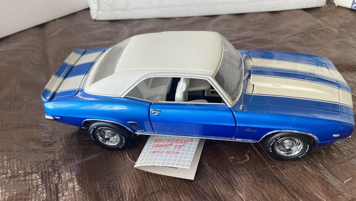 1969: Franklin Mint NIB LE Chevrolet Camaro Z/28 Hardtop 1