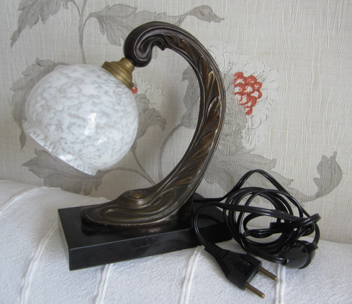 ANCIENNE LAMPE Montee Sur Marbre Avec Un Chien Fonctionne EUR 9,00