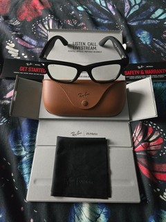 Ray Ban Meta Wayfarer Smart Glasses Matte Black Transitions Green RW4006 50mm