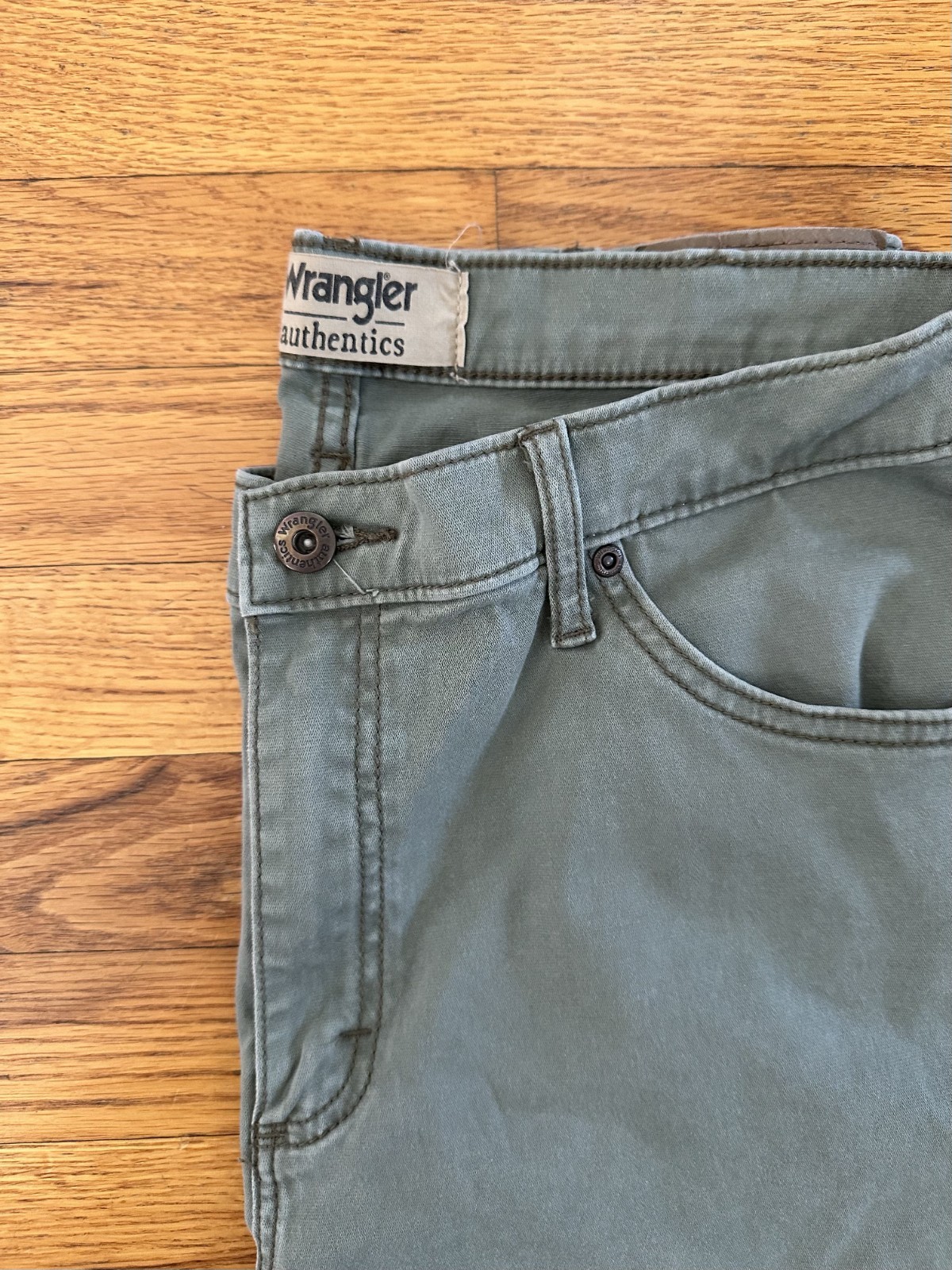 Men's Wrangler Authentics Straight Fit Cotton Jeans Green Casual Workwear thumbnail 4