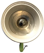 Working Hand Held Heat Lamp with bulb waved around past heat