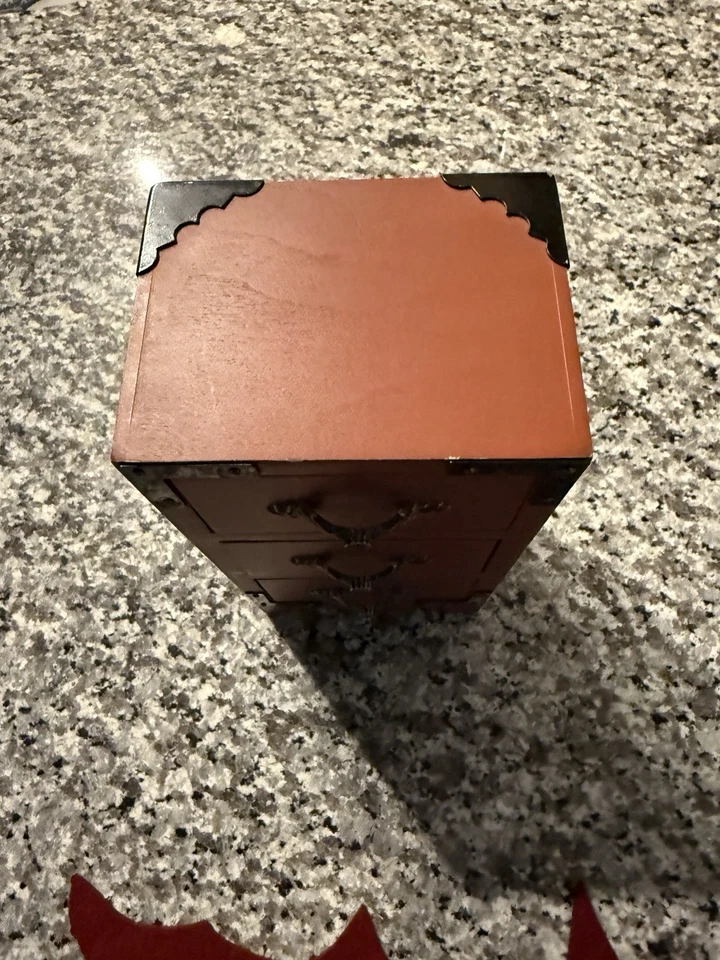 MADERA 3 CAJONES CHAMPGNE COFRE BUEN ESTADO RARO!! COMPRADO HACE 25 AÑOS O MÁS!! Foto 2 de 4