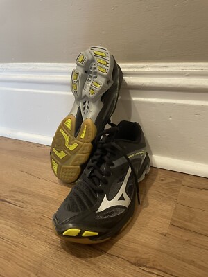 Volleyball Shoes- wave lightning z3