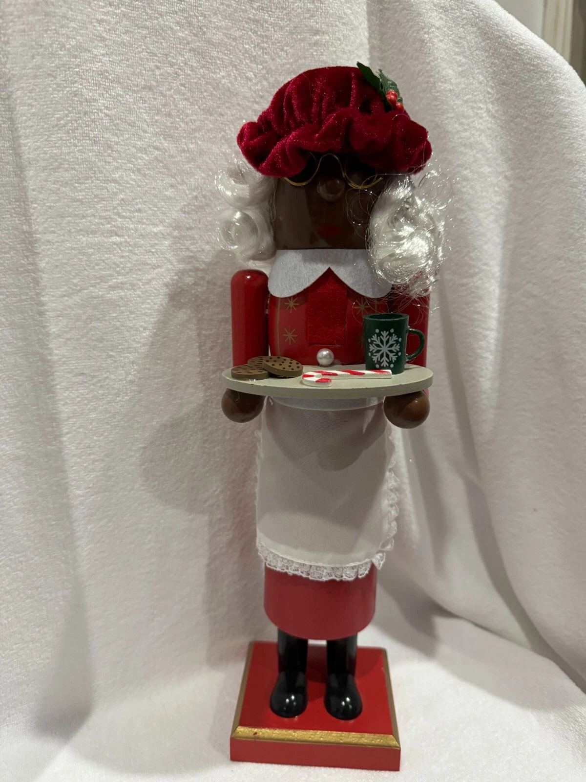 North Pole Trading Co. Nutcracker Holiday 14" AA Mrs. Santa Claus