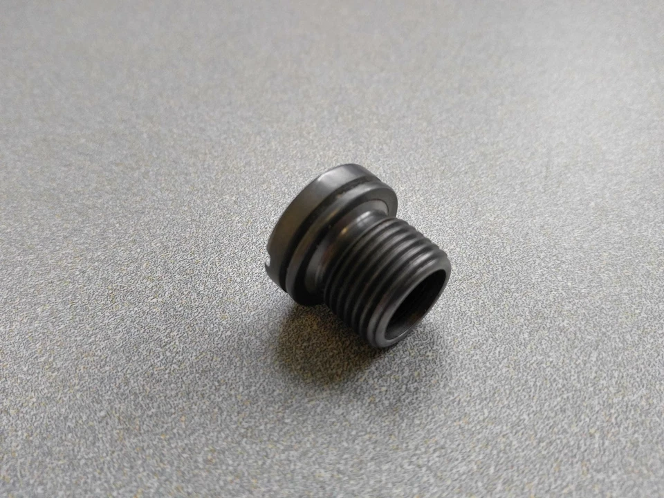 EXCELLENT USED ORIGINAL GENUINE PORSCHE 911 930 OIL PRESSURE RELIEF SCREW - Image 2 of 3