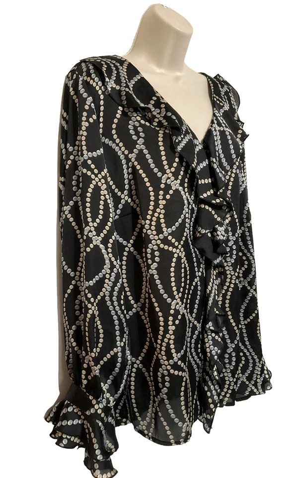 blusa fashion bug plus size 18/20 preta lt azul bronzeado pontos babado manga longa - Imagem 3 de 4