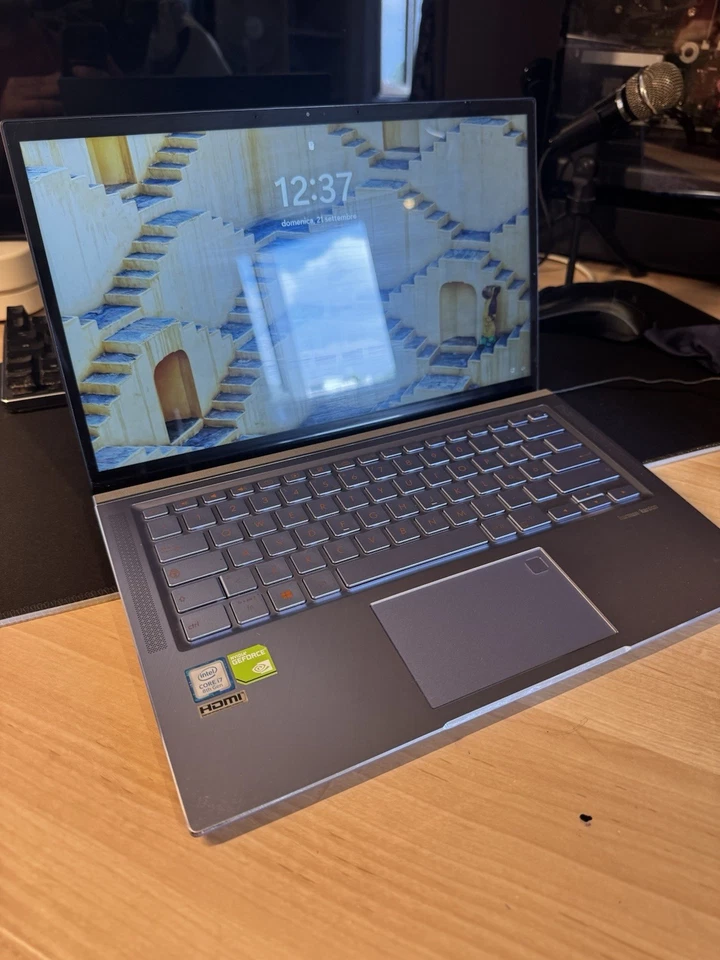 ASUS ZenBook 14 (UX431) - Immagine 2 di 4