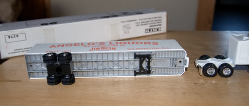 ERTL Raro 1993 Beam's Angelo's Liquors Metallo pressofuso Sleeper Cab Semi Camion - Foto 12 di 12