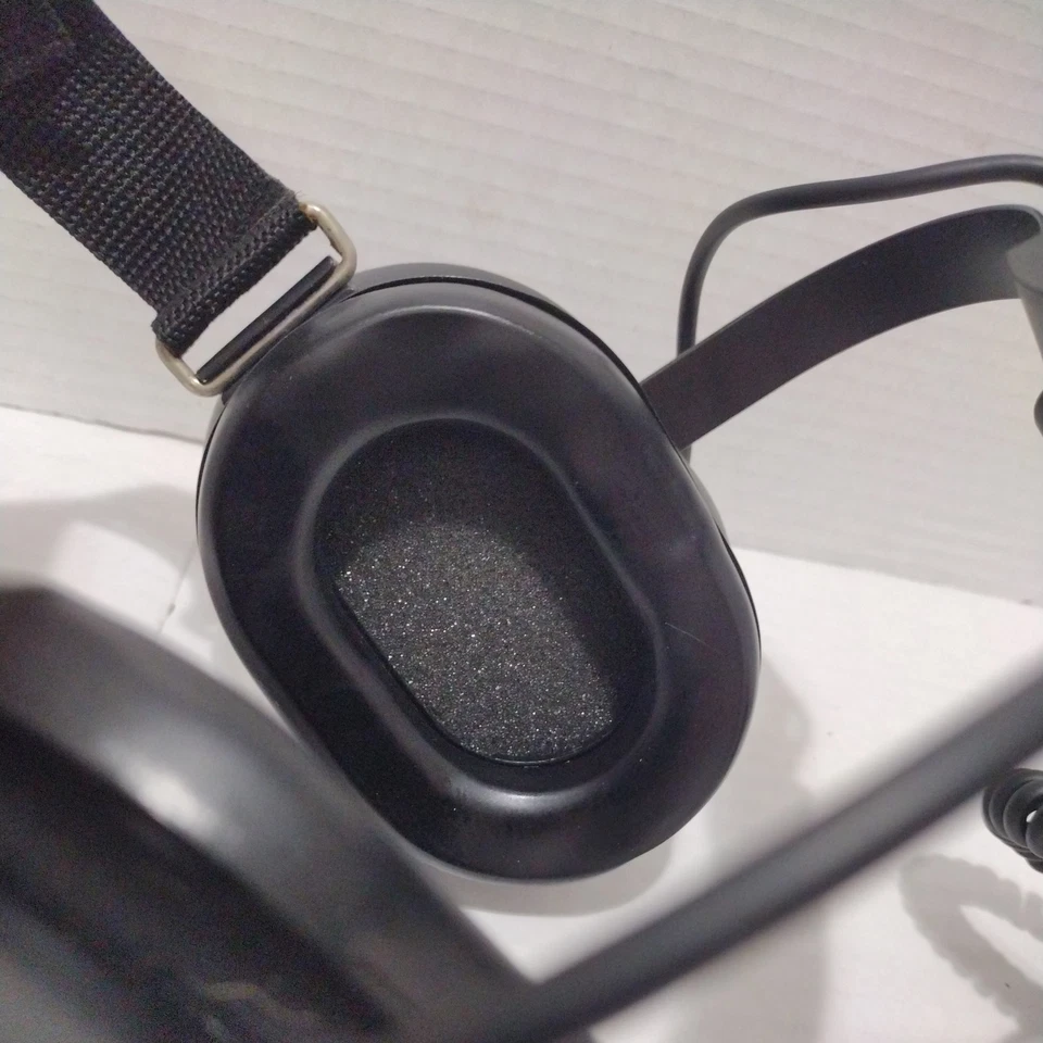 Auriculares escáner de carrera con reducción de ruido Radio Shack negros ajustables NASCAR Foto 3 de 4