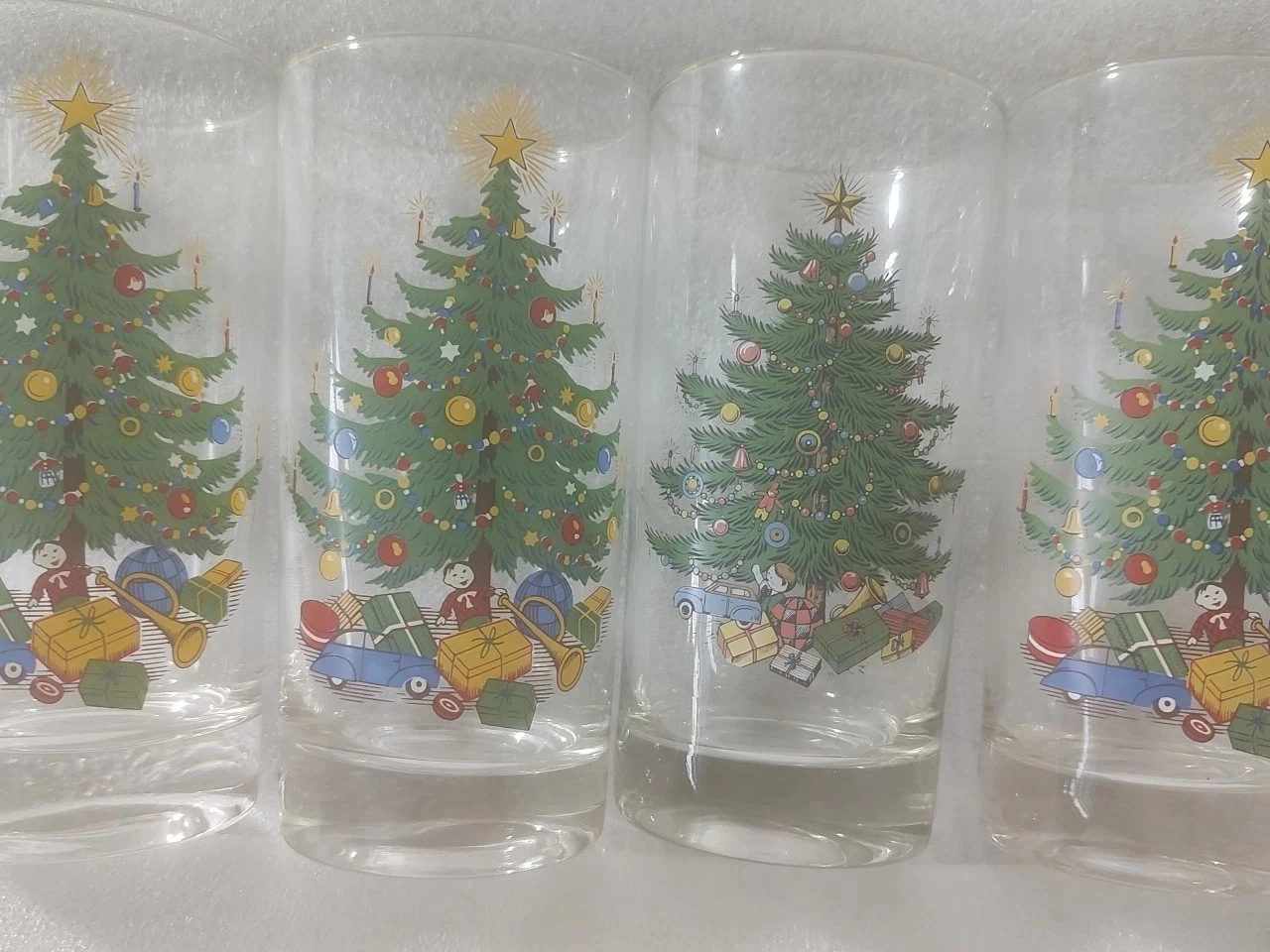 Four 10 Oz Glassware Tumblers 2.75"Wide Old Fashioned Christmas Tree By Moderne