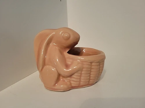Vtg Shawnee Rabbit Bunny holding Basket Mini Miniature Planter Pink succulent