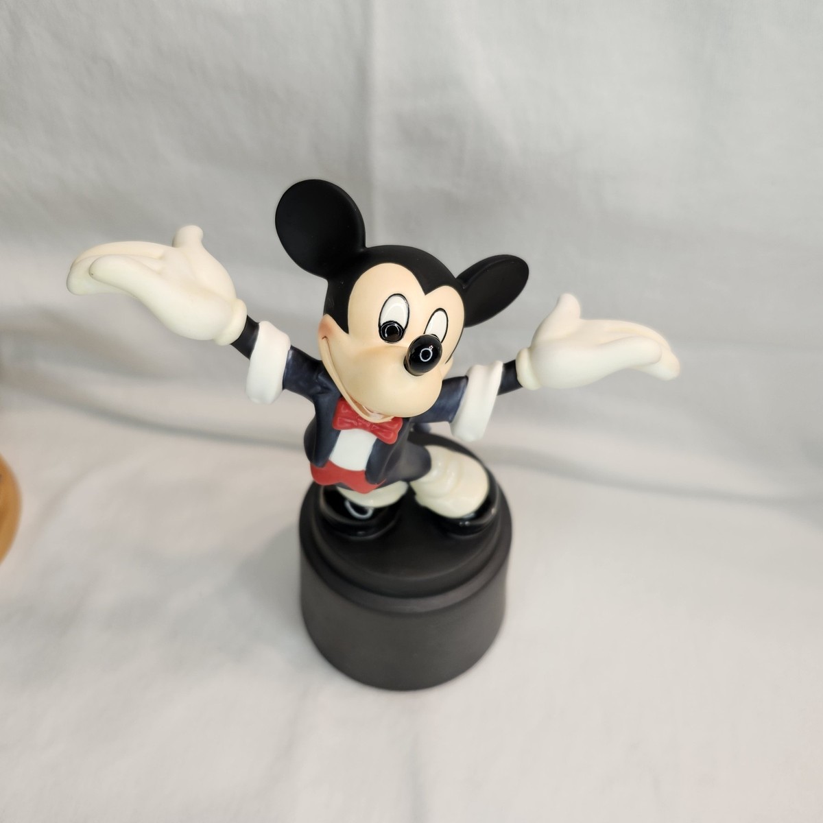 Walt Disney Classic Collection Symphony Hour W/ Mickey, Goofy