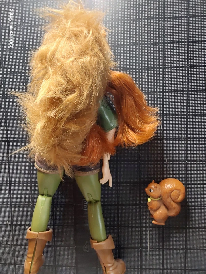 Muñeca Hasbro Marvel Rising Secret Warriors Squirrel Girl 10" Marvel (2017) Suelta Foto 2 de 2