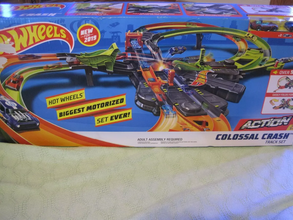 Mattel Hot Wheels® Colossal Crash Track Set