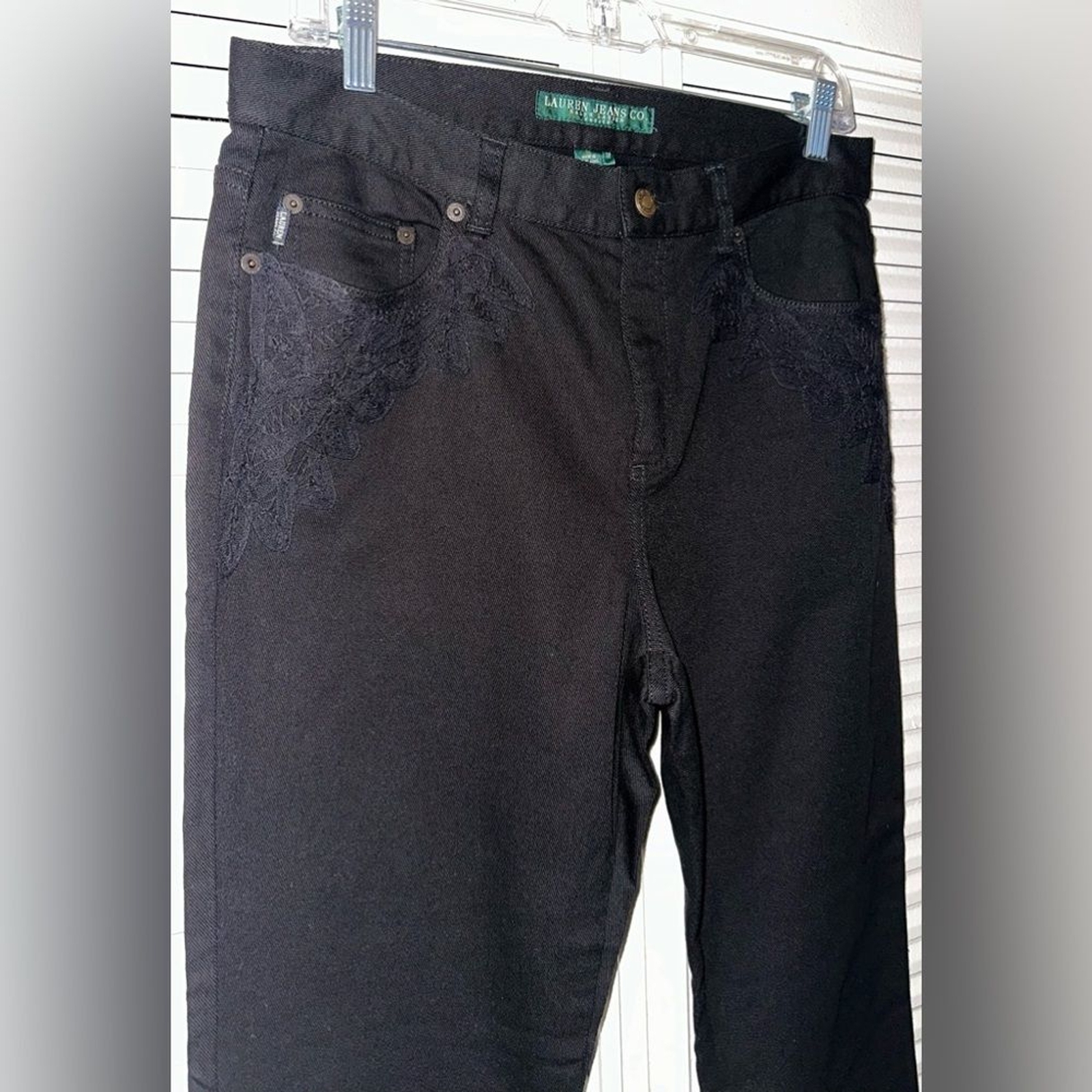 Lauren Jeans Co Ralph Lauren Petite Black Floral Lace Appliqué Jeans Size 10P thumbnail 5
