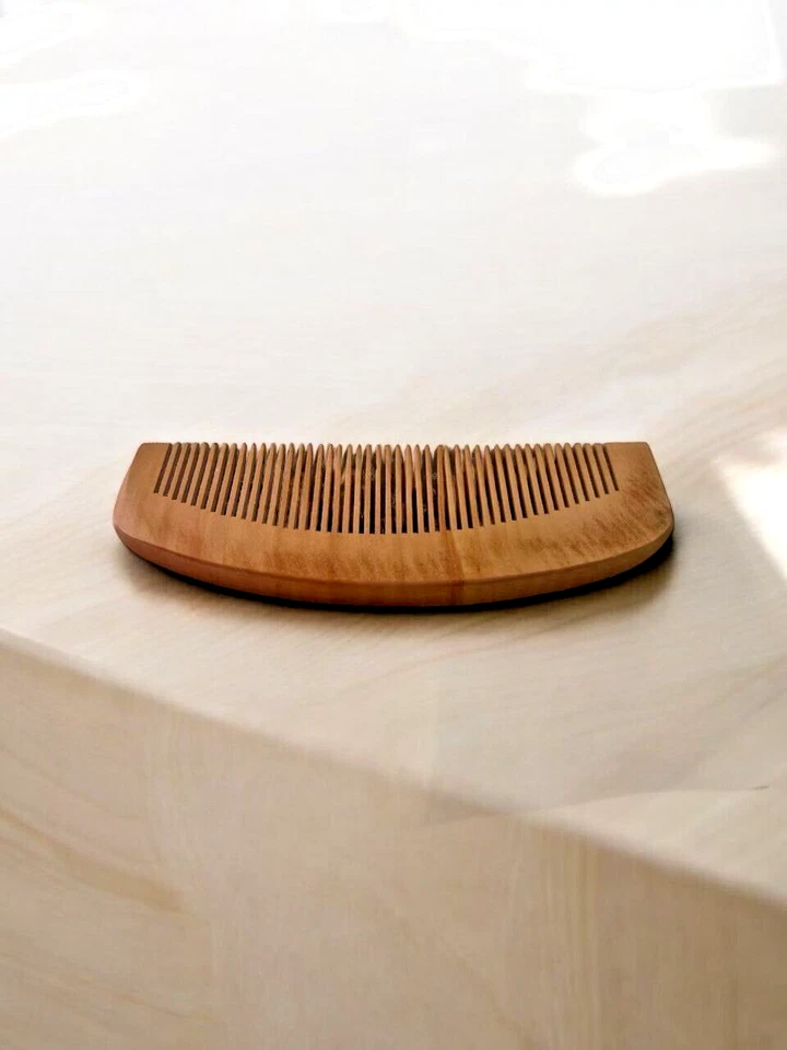 Pente de madeira de zimbro marroquino vintage natural feito à mão para cabelo e barba - Imagem 2 de 4