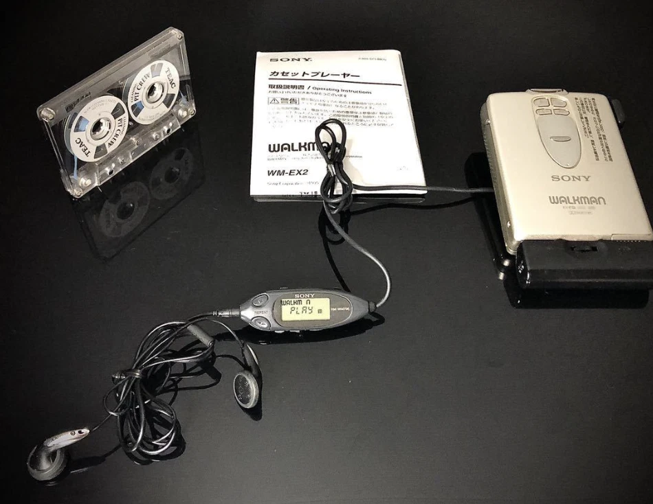 Sony WM-EX2 Walkman Portable Cassette Player Silver Remote