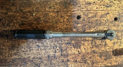 KD Tools 2950. 3/8  Dr. Micrometer Type Torque Wrench 30-250 Inch. Lb. (+ Nm)