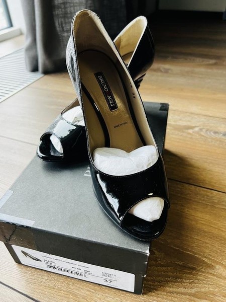 Women Bruno Magli Heels Black Leather 37