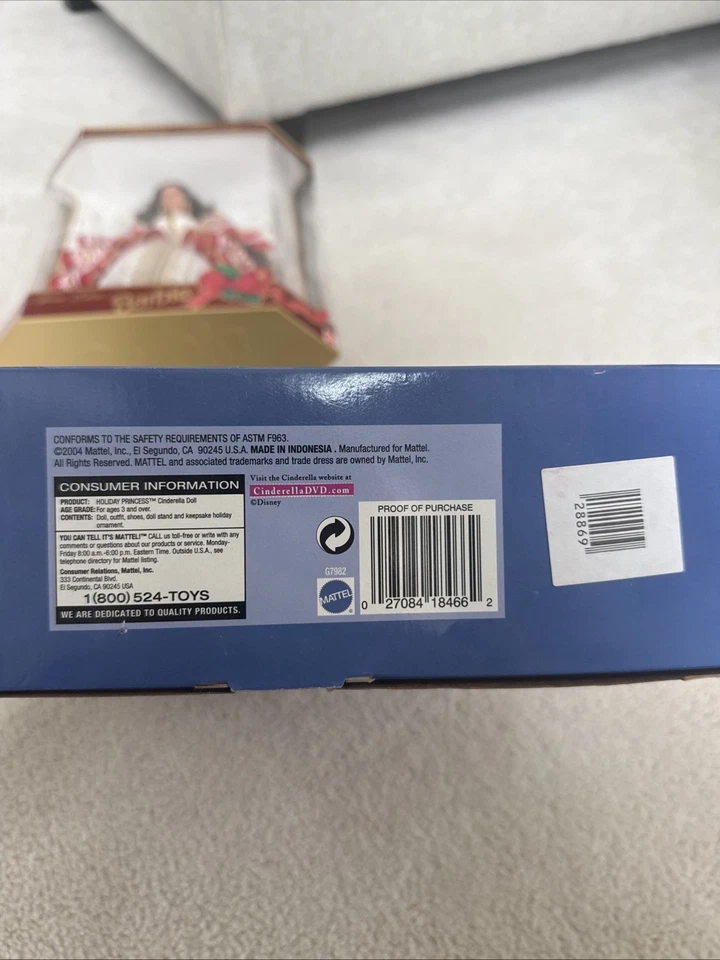 特别版华特迪士尼灰姑娘假日公主芭比娃娃 — 第 2/3 张图片