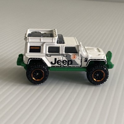 Matchbox MBX Explorers (2012) White Jeep Wrangler Superlift Toy 115/120 1:62