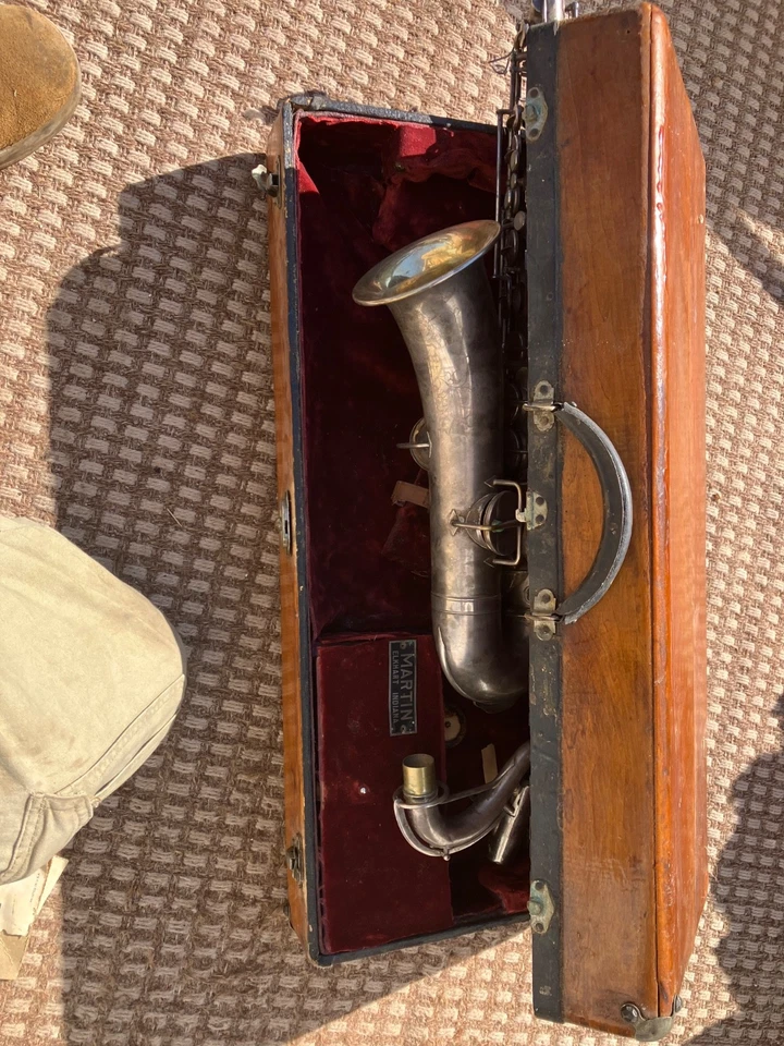 Antique Martin elkhart indiana low pitch saxophone - Image 4 of 4