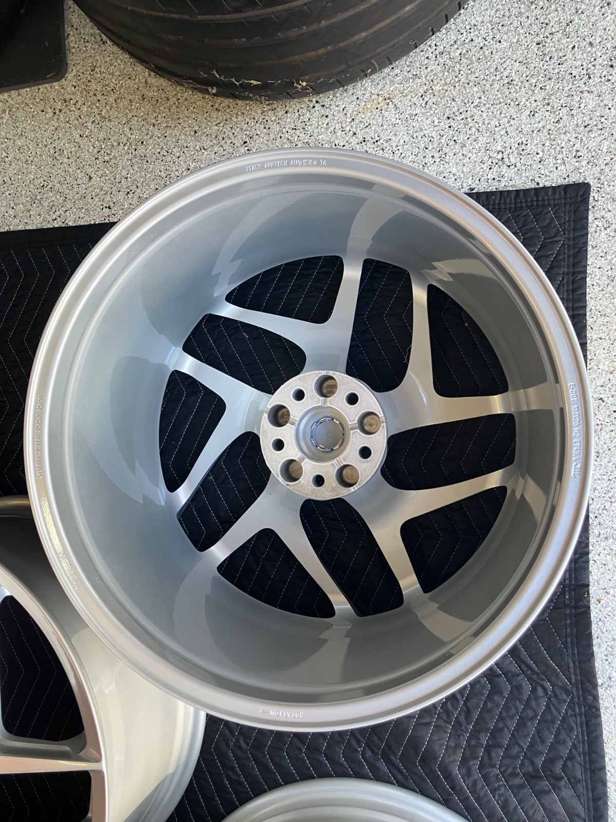 Ferrari 812 Wheel