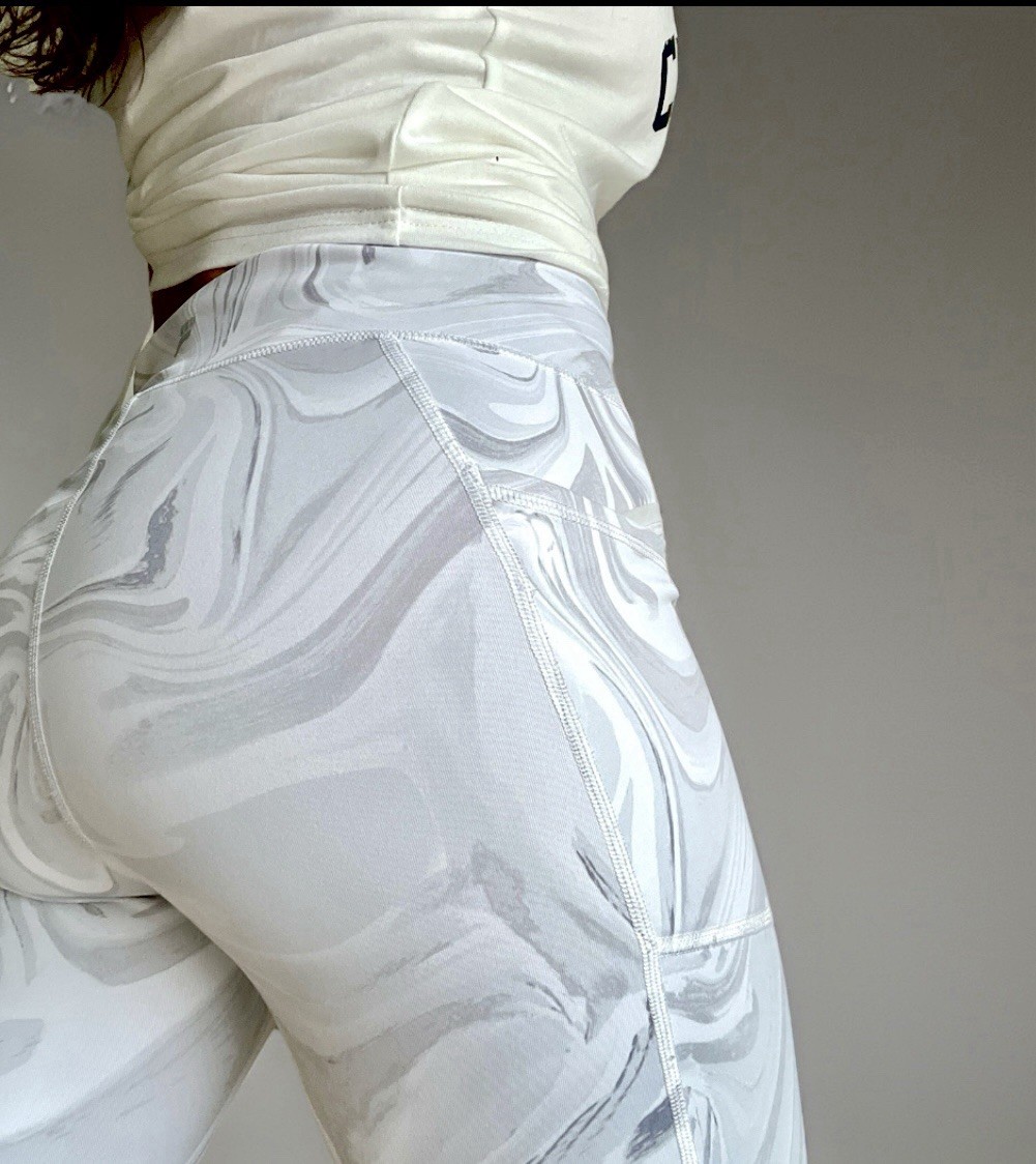 Pantaloncini Fila Biker Taglia S Allenamento Yoga Corsa Sport Grigio Bianco Marmorizzato Nuovi senza etichette