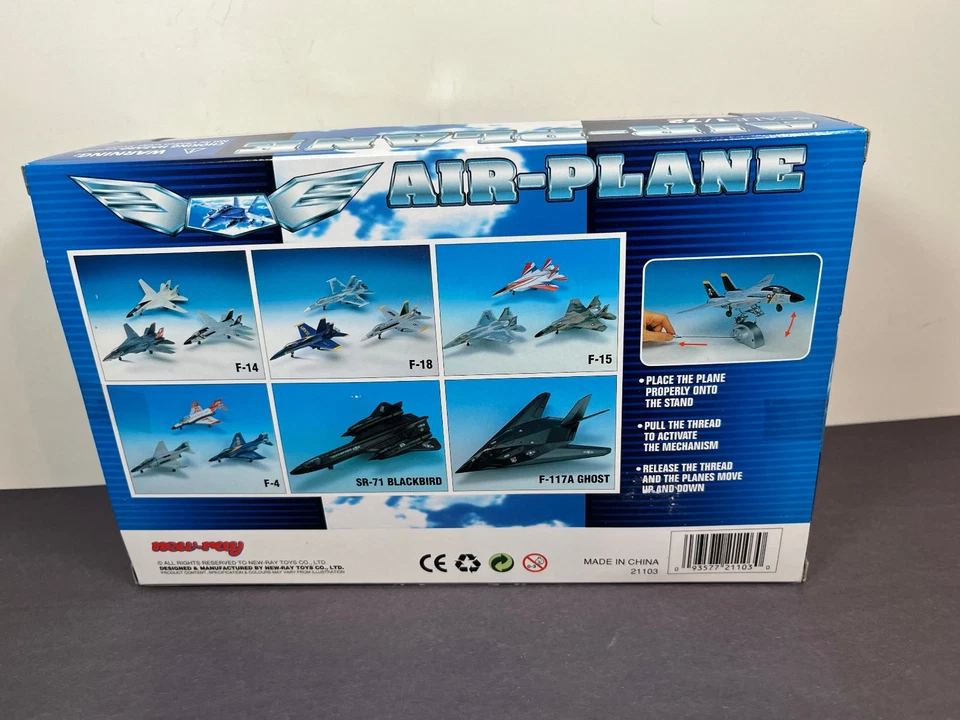 Новый самолет Ray Air-Plane F-117A GHOST Nighthawk масштаб 1:72 21103 - Изображение 3 из 4
