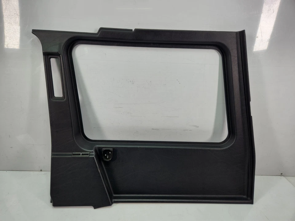 ✅ 06-18 OEM Mercedes W463 G550 G63 AMG Cuarto de pasajero derecho Panel maletero moldura Foto 2 de 4