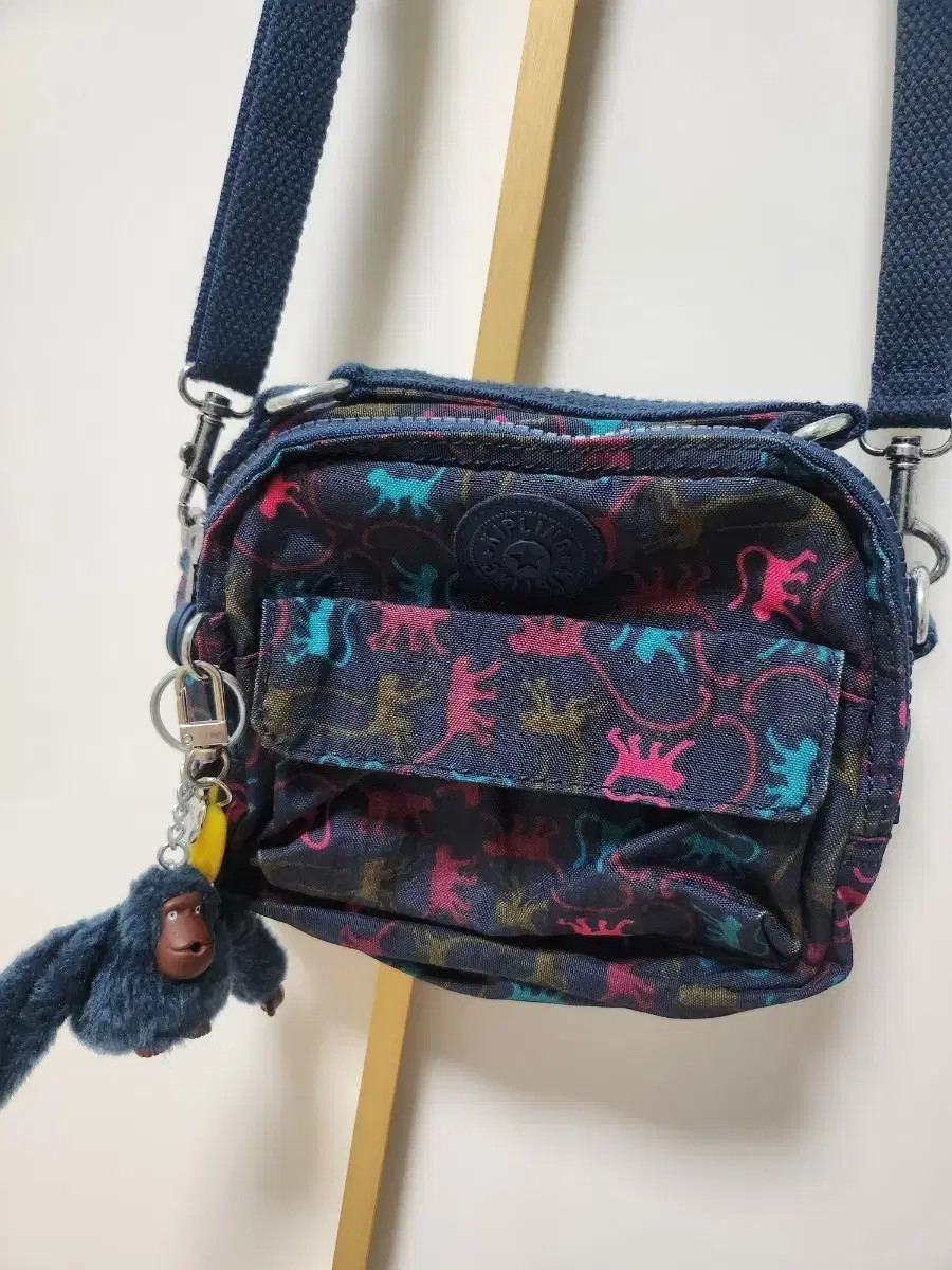 Kipling shoulder bag + monkey keyring - image 1