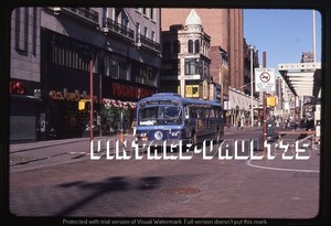 ORIGINAL SLIDE BUS 4168 NYCTA NY NYC TRANSIT BROOKLYN B25 KODACHROME 1982