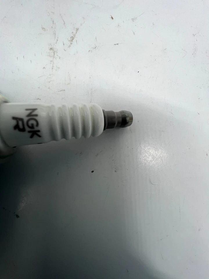 (CANTIDAD 4) Bujía NGK V-Power 5858 XR4 para Chevrolet Camaro 1967-1970 Foto 4 de 4