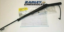 15829648 NEW GM OEM LEFT FRONT WIPER ARM CHEVROLET GMC CADILLAC B07