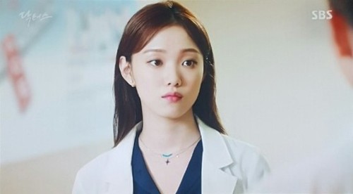 TROIS-ROIS-14K-Gold-Blue-Polaris-Necklace-TX0257-Ko-Jun-Hei-Han-Hye-jin-Doctors